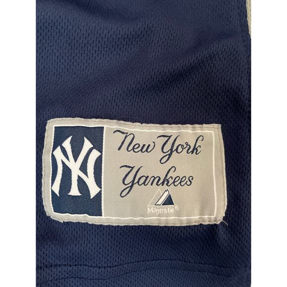 Majestic New York Yankees Baseball Spirit Embroidered Shirt Size XL - Picture 9 of 9